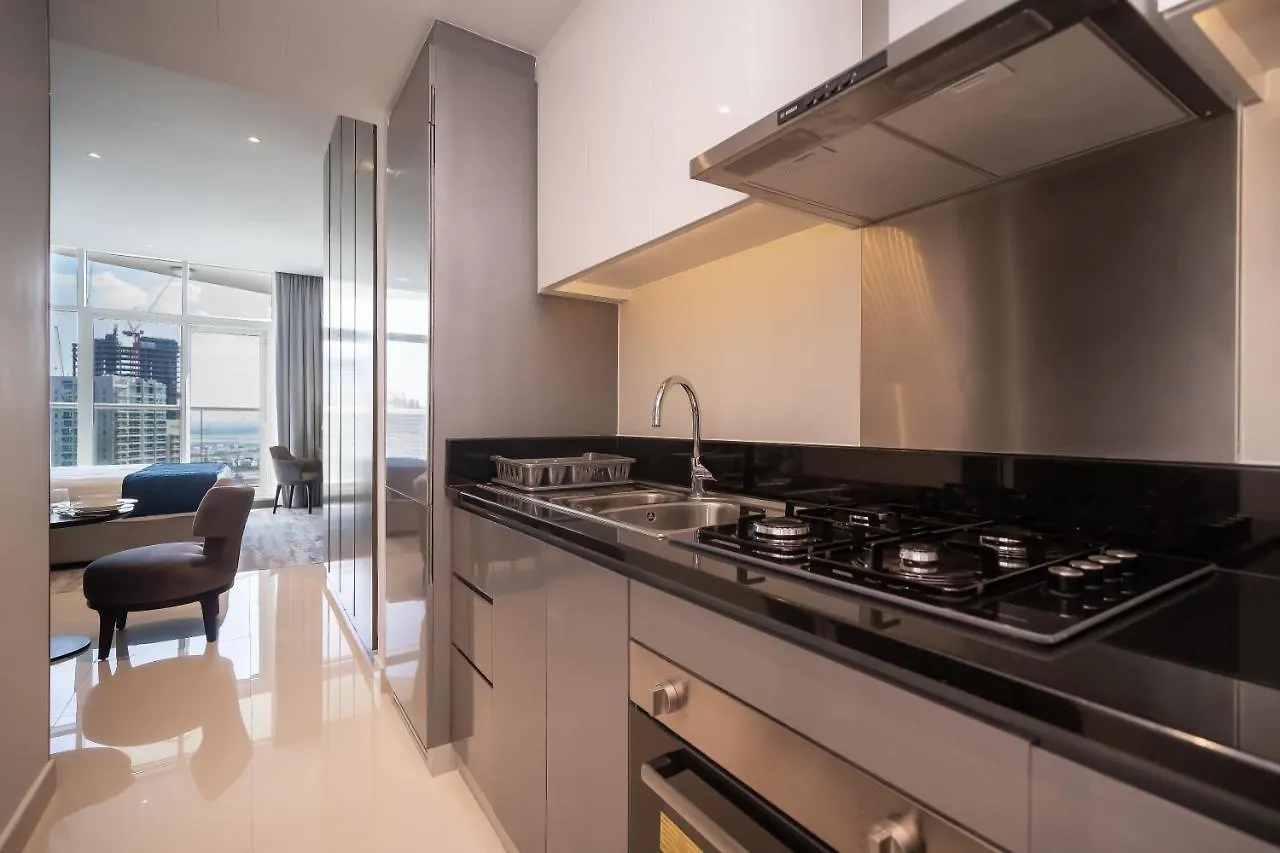 Luton Vacation Homes - Damac Maison Prive Studio, Canal View, Dubai - 16Ab03 شقة