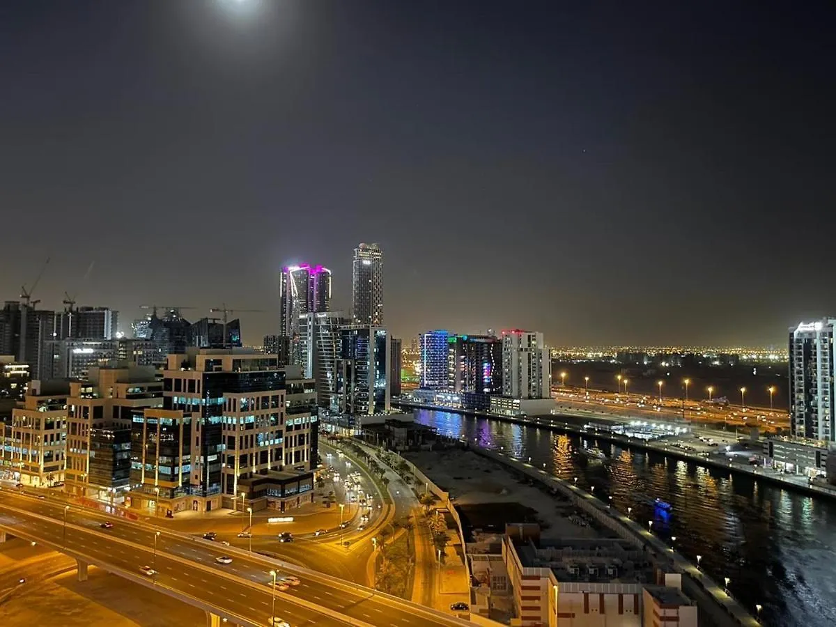 شقة Luton Vacation Homes - Damac Maison Prive Studio, Canal View, Dubai - 16Ab03