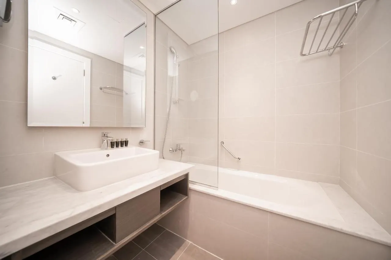Luton Vacation Homes - Damac Maison Prive Studio, Canal View, Dubai - 16Ab03 Birleşik Arap Emirlikleri
